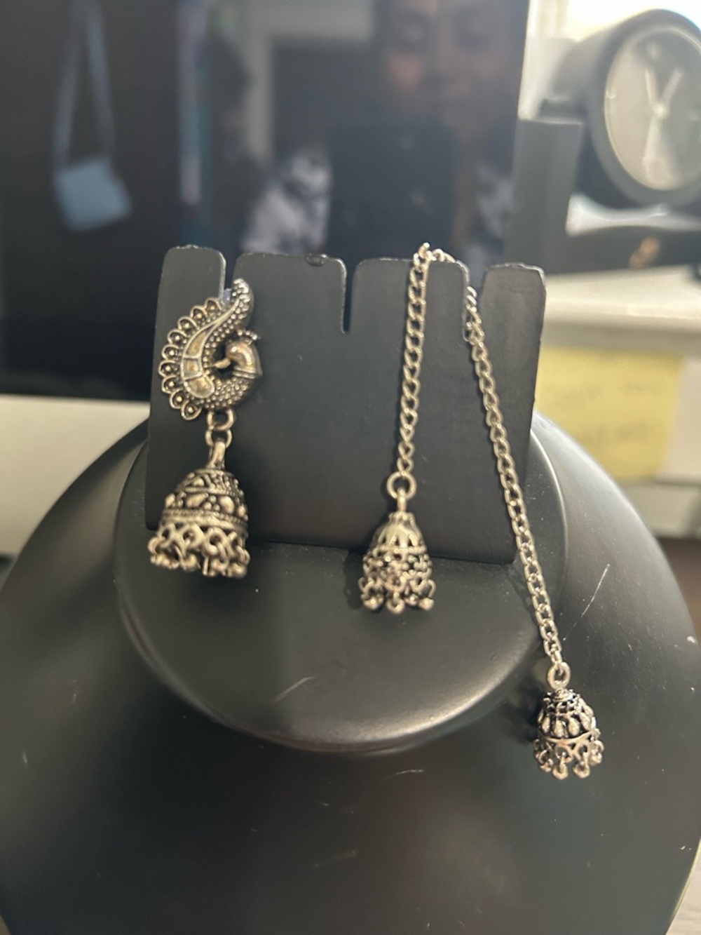 Jewelry - Picture 3 of 4
